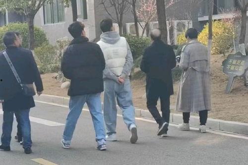 网红群殴吃瓜,吃瓜群众围观网络暴力现场 第3张 网红群殴吃瓜,吃瓜群众围观网络暴力现场 第3张