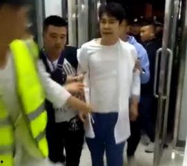 丫子被爆料的视频,揭秘背后真相与争议