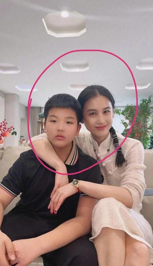 娱乐圈吃瓜爆料女生微博,揭秘微博背后的女生吃瓜故事  第2张