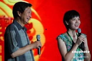四川新闻爆料女主持,女主持引发热议，揭秘幕后真相