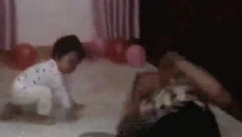 扒爷爆料宝宝视频在线观看,宝宝视频在线观看，带你一探究竟  第2张