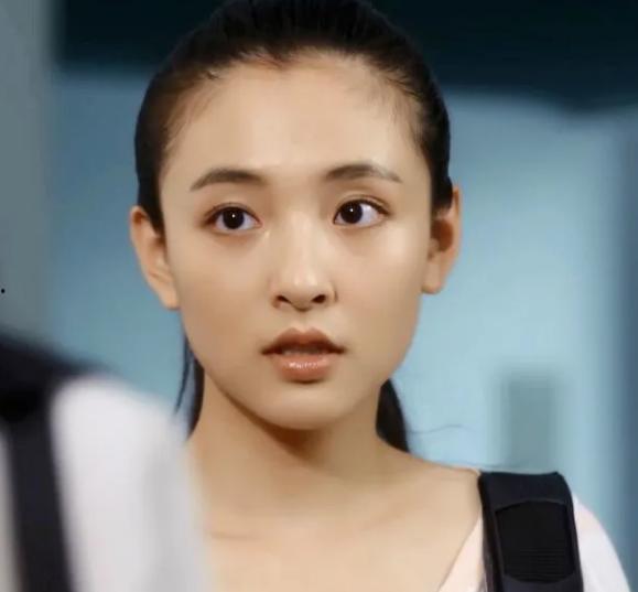 娱乐圈两个人吃瓜,背后真相令人震惊！  第2张