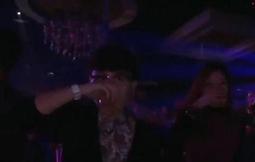 爆料师姐打架视频播放,一场校园风波引发的深思 第2张 爆料师姐打架视频播放,一场校园风波引发的深思 第2张